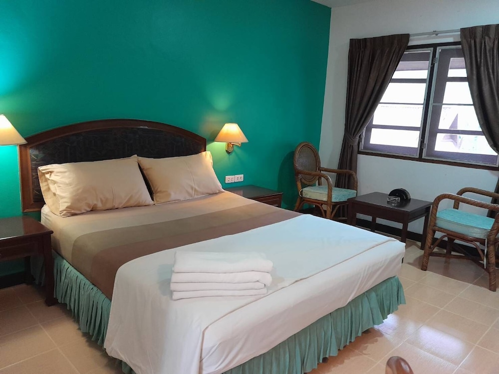 Deluxe Room With Fan No Air-Conditioning