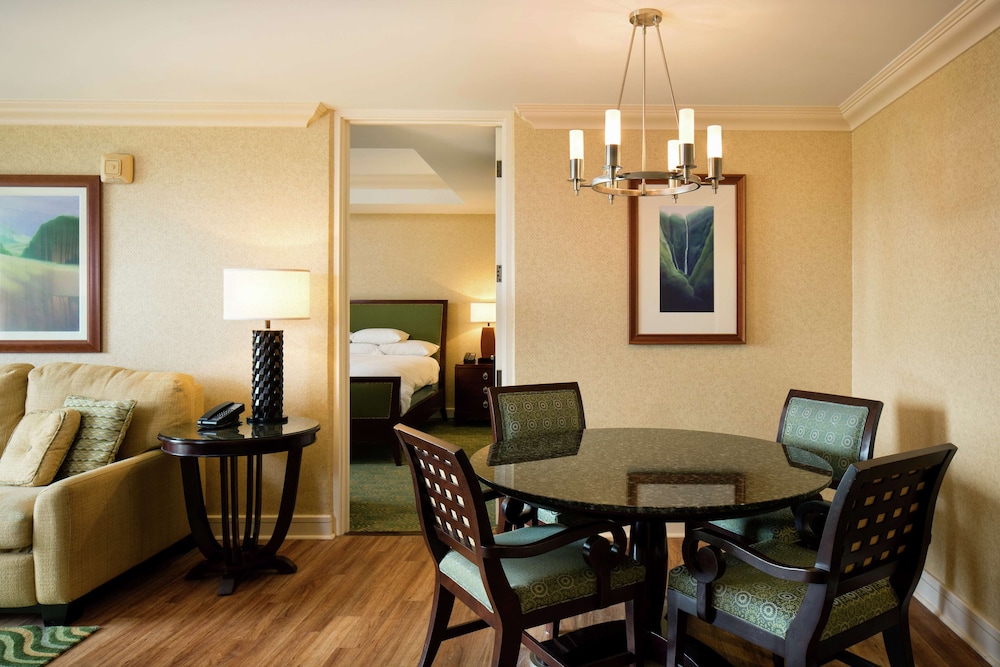 Palace One Bedroom Suite, 1 King Bed, Resort View
