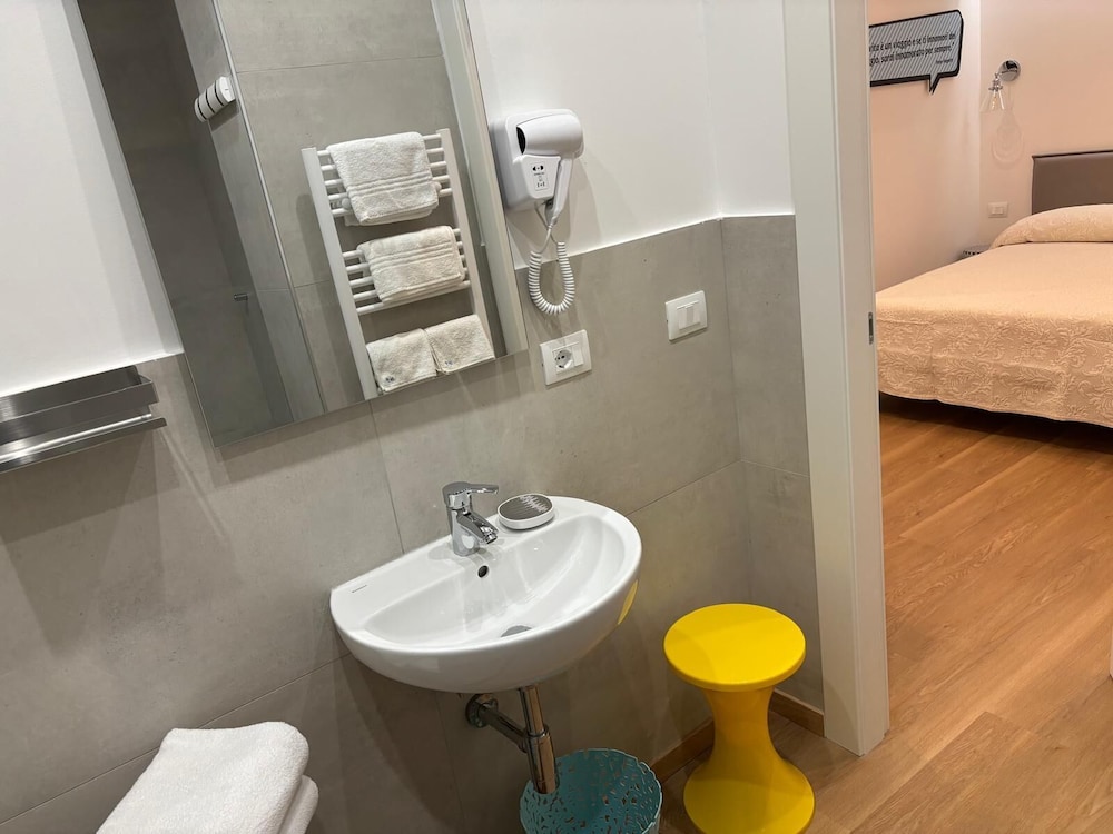Comfort Room photo 3
