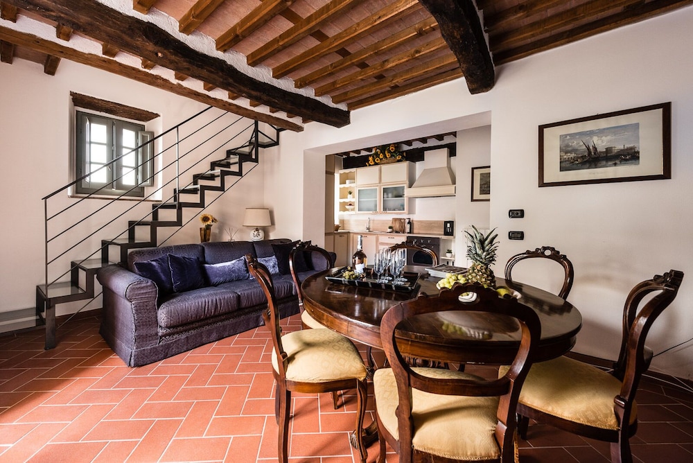 Deluxe Apartment, 3 Bedrooms, 2 Bathrooms, Garden View photo 2