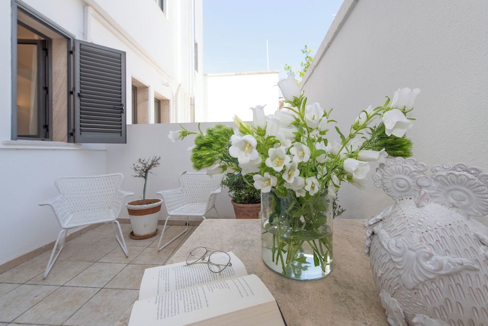Superior Double Room, Patio - Photo 3