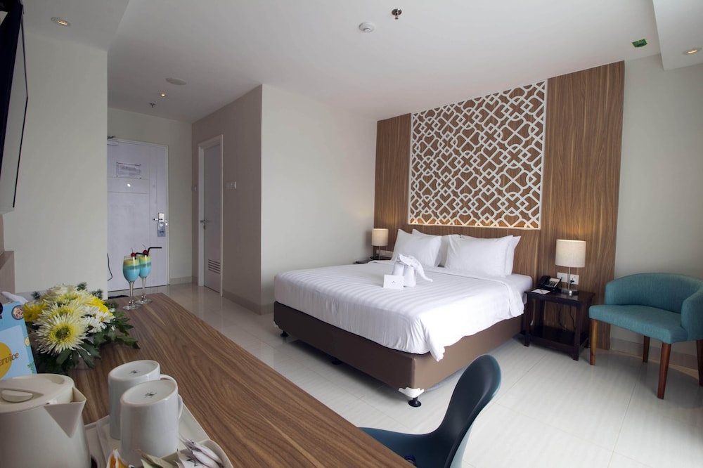 Superior Double or Twin Room, 1 Bedroom, City View (Free 2 Tickets To Aquaboom) photo 1