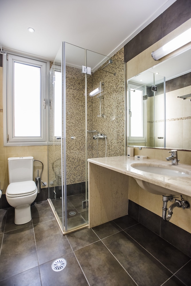 2 Bedroom 2 Bathroom Residence with Sea View photo 3