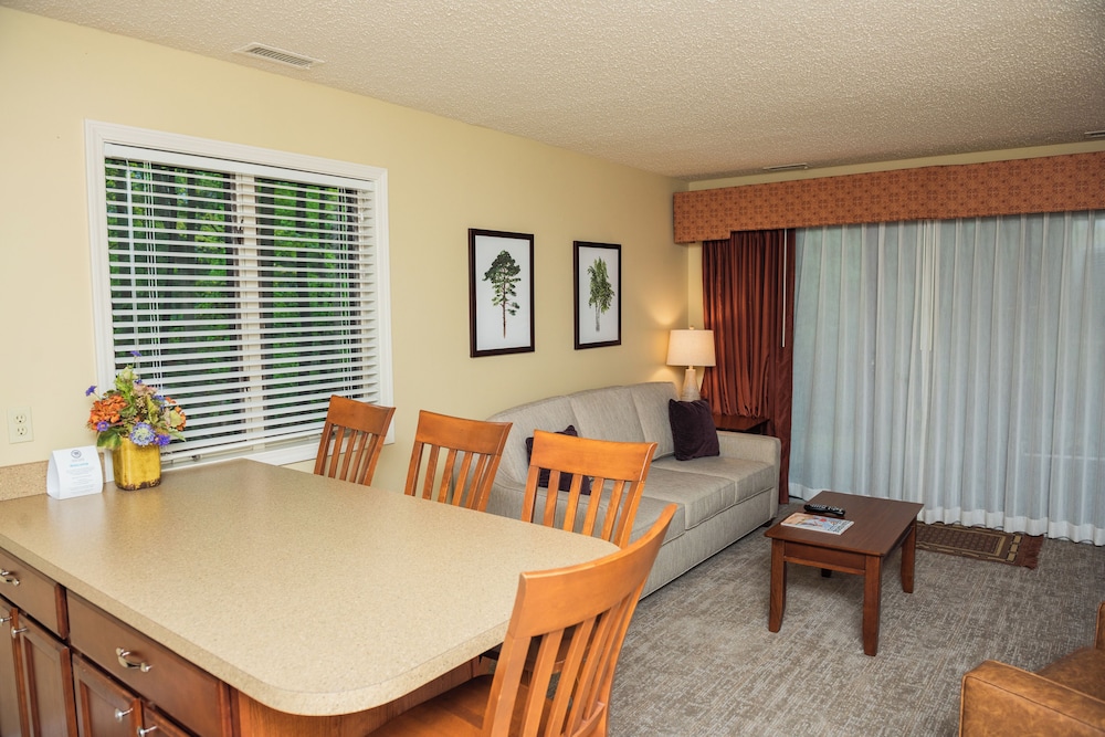 Room, 1 Queen Bed with Sofa bed, Kitchen, Beachside (Shores One Bedroom Condo) - Photo 5