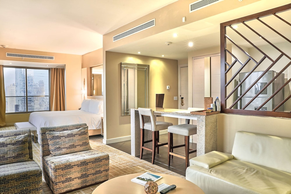 Suite, 1 King Bed, Non Smoking, City View - Photo 9