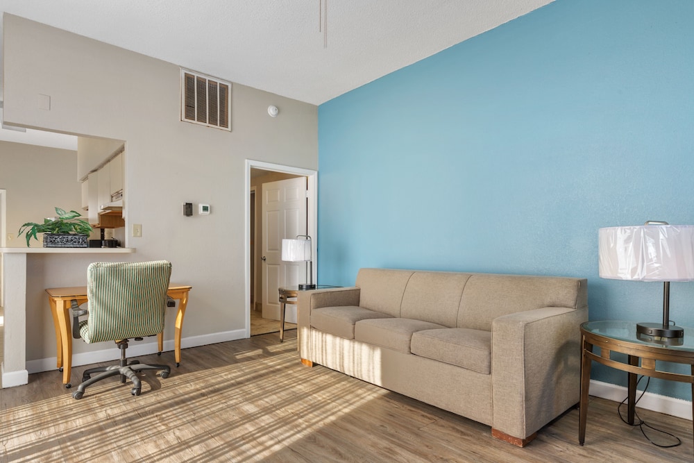 Oceanfront 2 Bedroom 1 King & 2 Double Beds photo 1