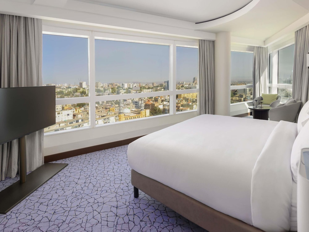 Superior Room, 1 King Bed, Sea View photo 3