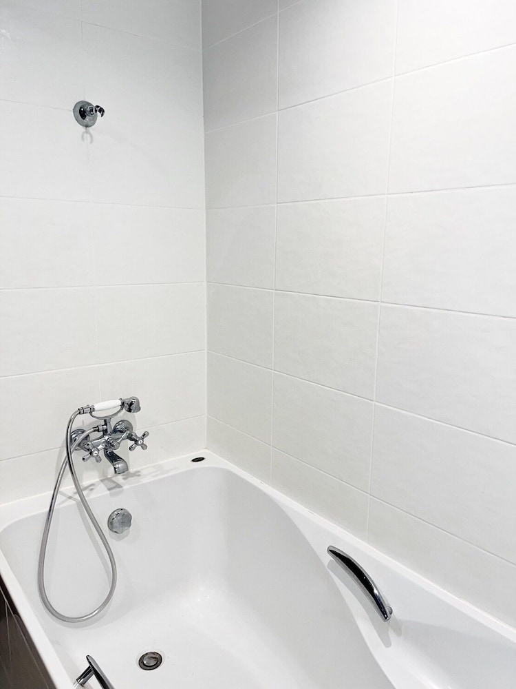 Deluxe Double Room, 1 Queen Bed, City View - Photo 4