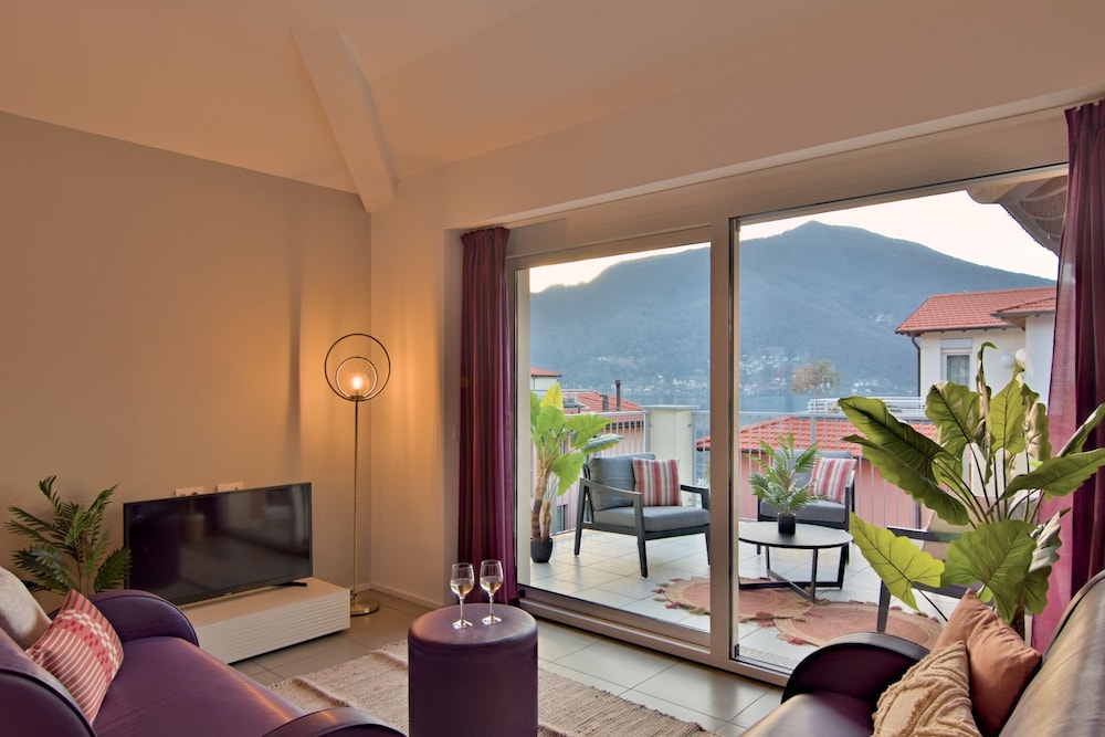 Family Penthouse, 3 Bedrooms, Non Smoking, Lake View (Top floor) photo 1