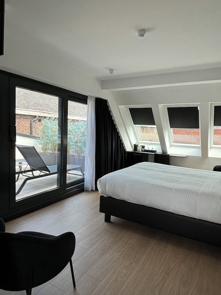 Executive Room photo 1