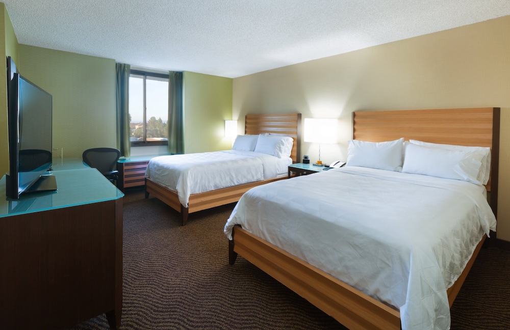 Premium Room, 2 Double Beds (High Floor) - Photo 2
