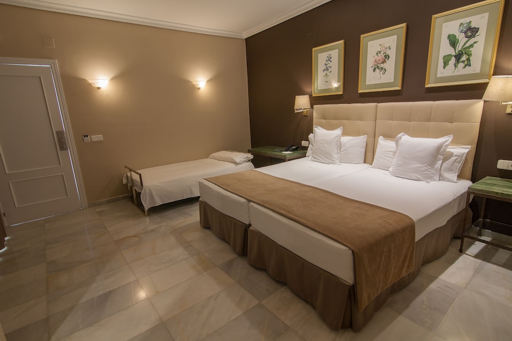 Triple Room, 3 Twin Beds - Photo 6