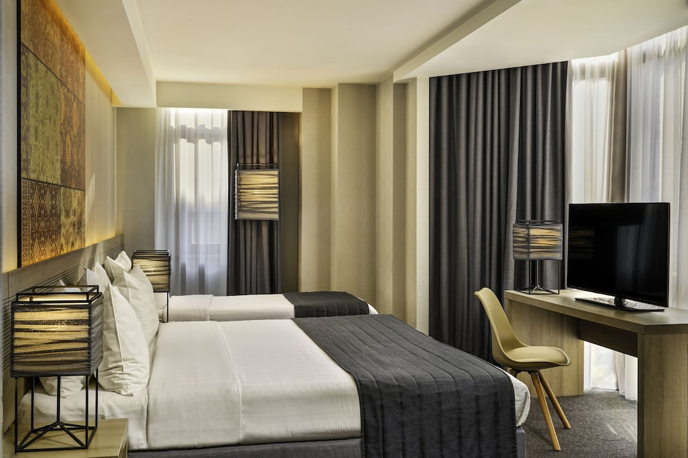 Deluxe Triple Room photo 2