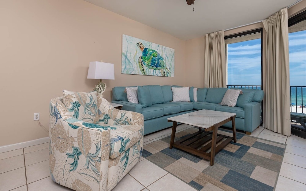 Condo, 2 Bedrooms