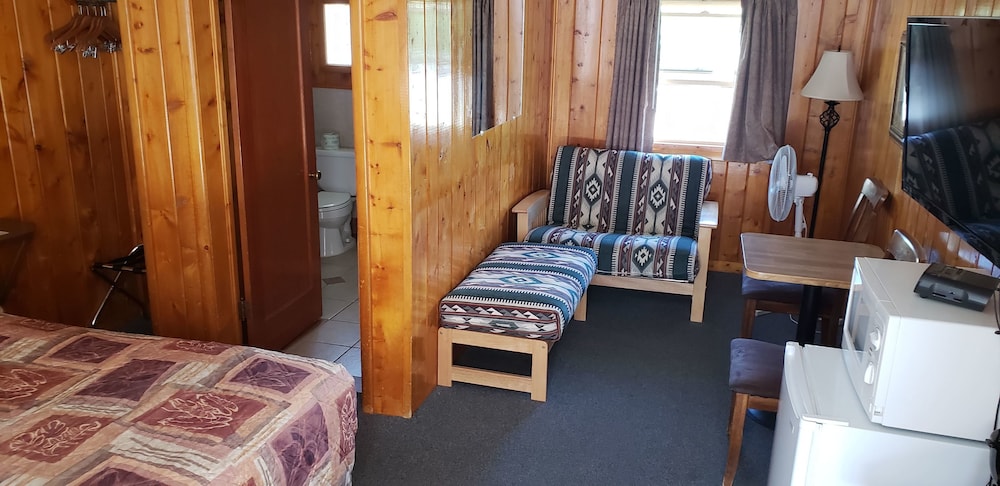Comfort Room, 1 King Bed, Mountain View photo 1