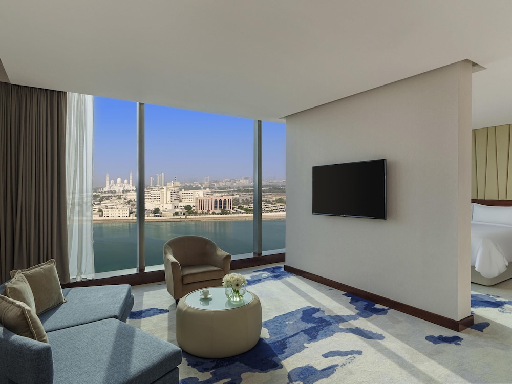 Fairmont Gold Junior Suite Creek View