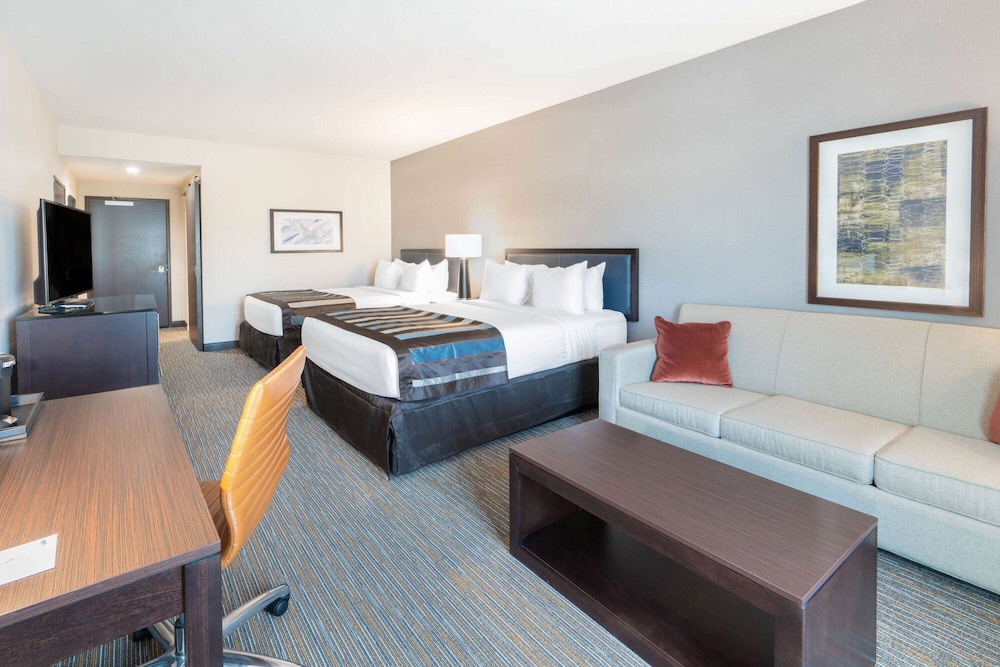 Room, Multiple Beds, Non Smoking - Photo 2