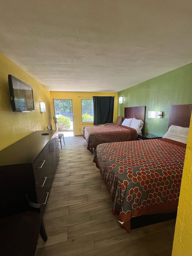 Standard Double Full Bed Room