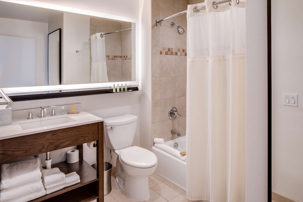 Premier Suite, 2 Double Beds - Photo 5