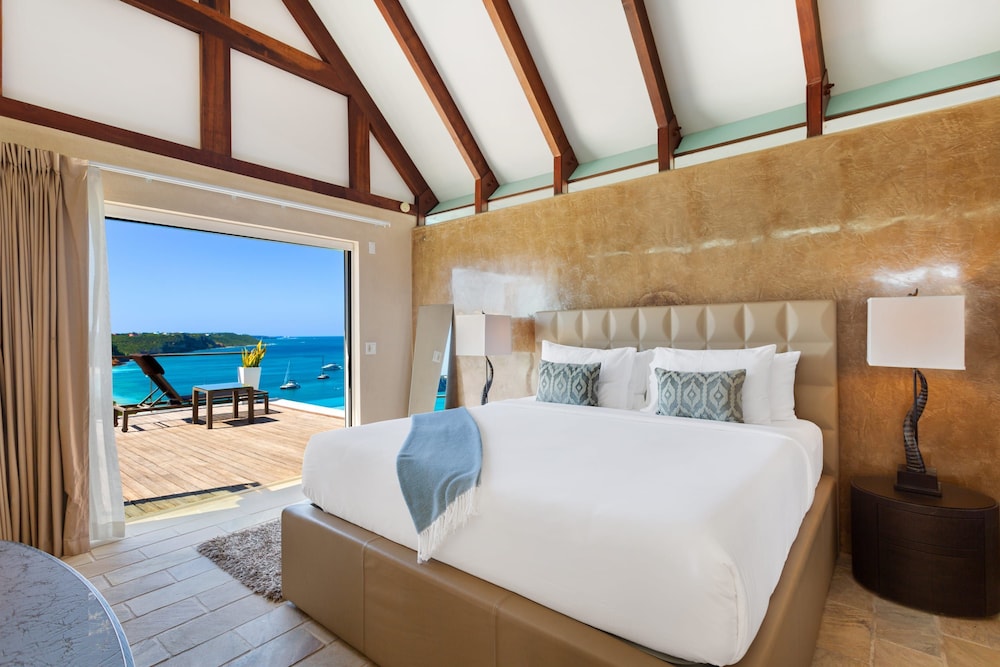 Villa photo 1
