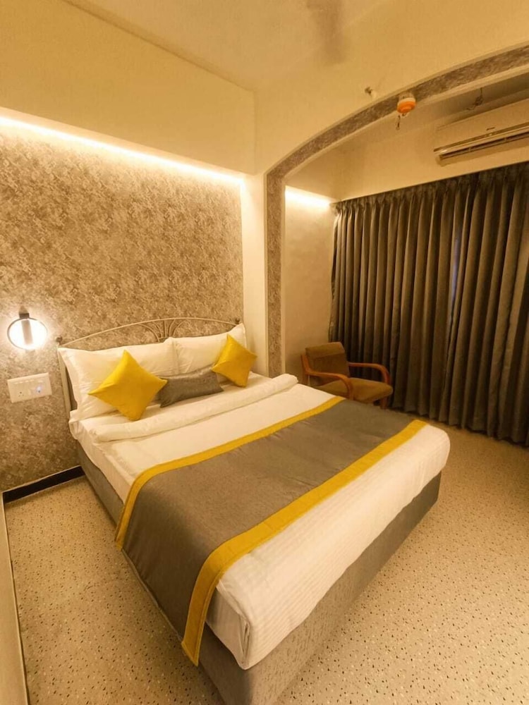 Deluxe Room, Non Smoking - Photo 1