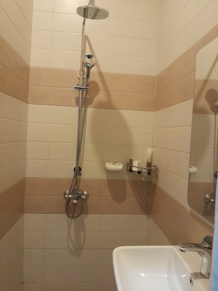 Standard Twin Room photo 3