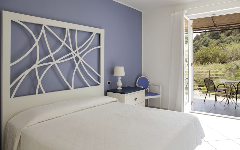 Comfort Triple Room, Partial Sea View - Photo 2