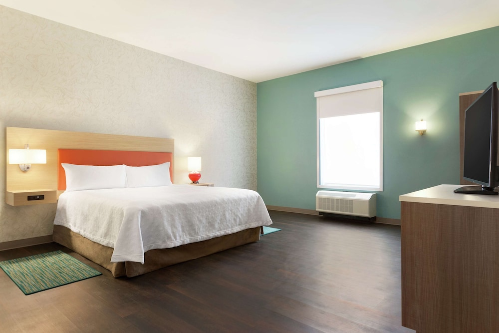 Suite, 1 King Bed, Accessible, Non Smoking (Hearing) - Photo 5