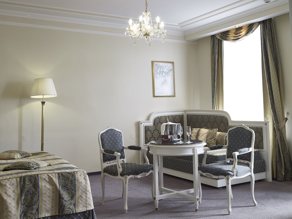 Junior Suite, 1 Bedroom - Photo 4