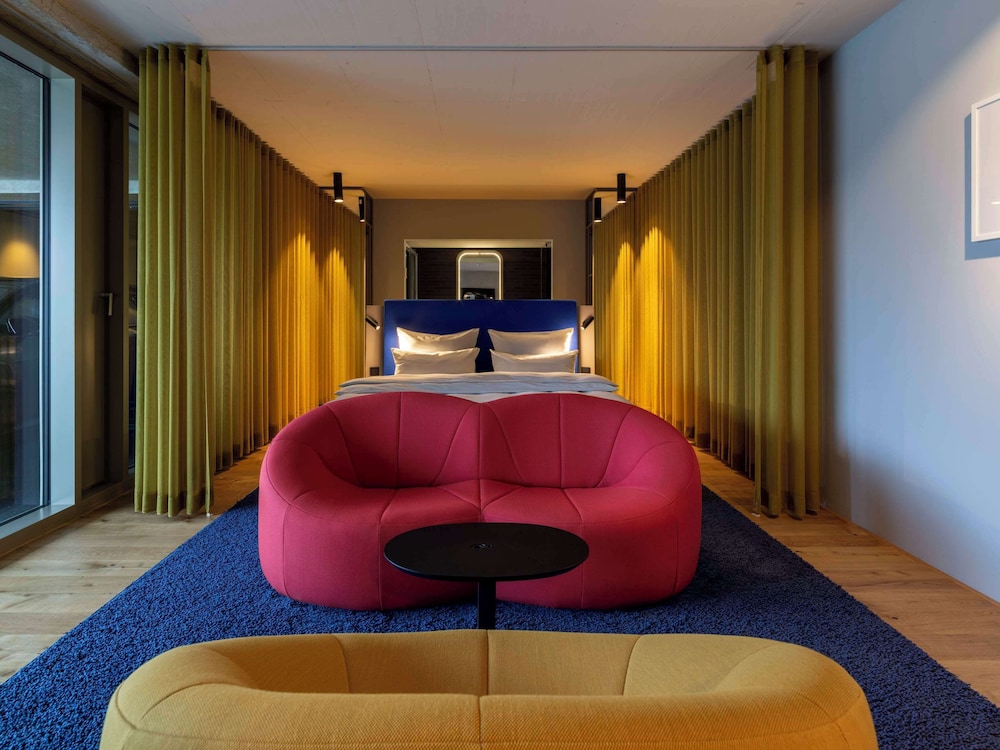 Executive Room (Larger Room) - Photo 6