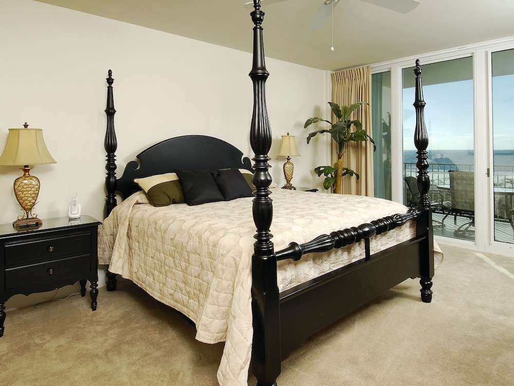 Condo, 3 Bedrooms, 3 Bathrooms photo 1
