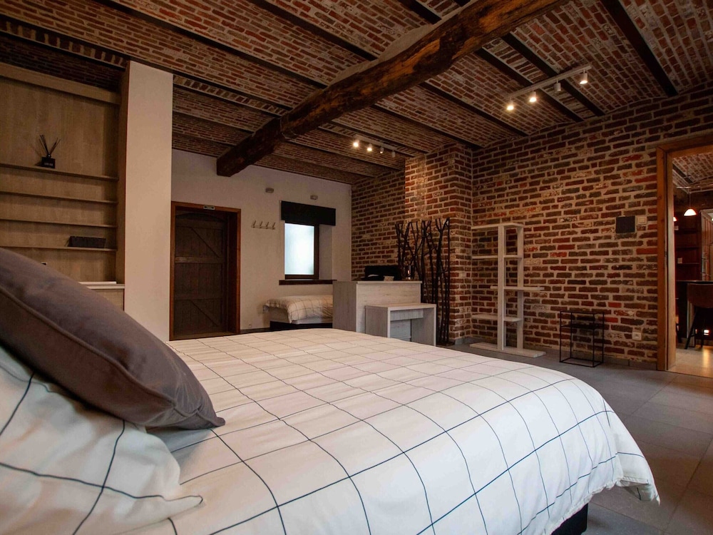 Villa photo 2