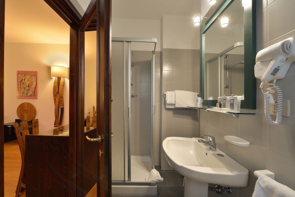 Economy Double or Twin Room - Photo 3