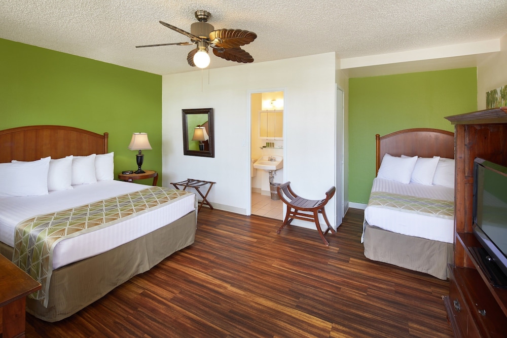 Quadruple Room - Photo 1