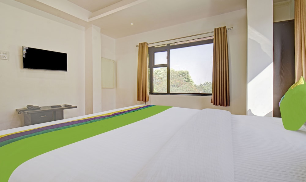 Deluxe Room - Photo 6