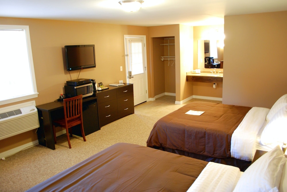 Traditional Double Room, 2 Queen Beds, Non Smoking