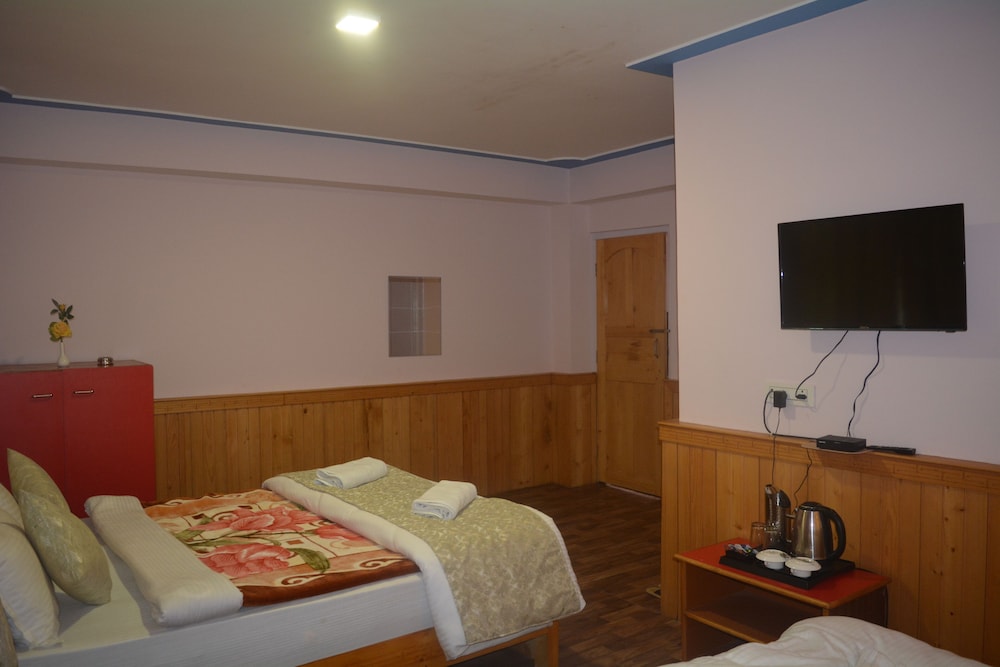 Deluxe Double Room photo 2