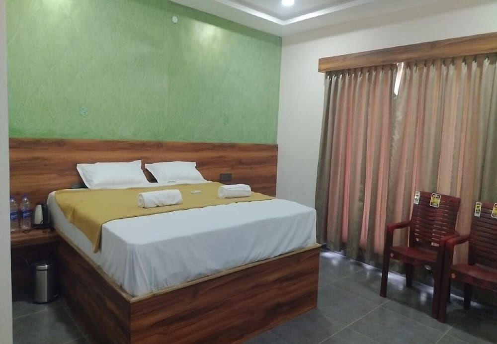 Elite Room, Lake View