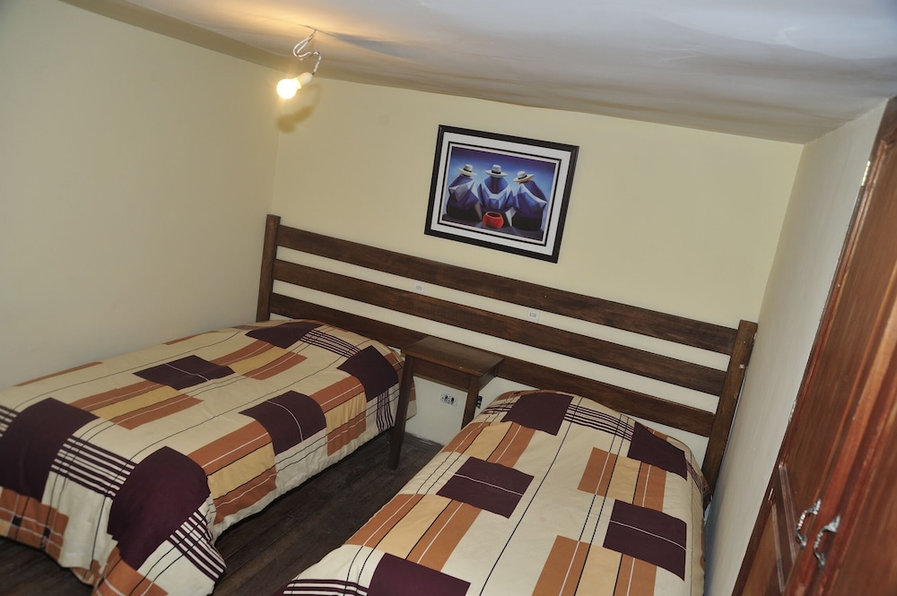 Double Room, 2 Twin Beds, Shared Bathroom photo 2
