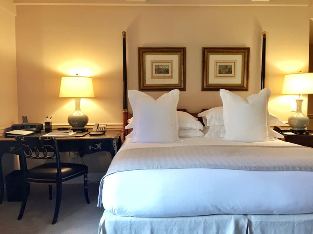 Deluxe King Room with One King Bed (Non Smoking) photo 2
