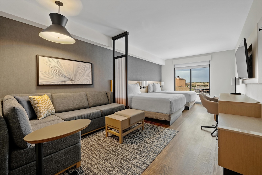 Room, Multiple Beds