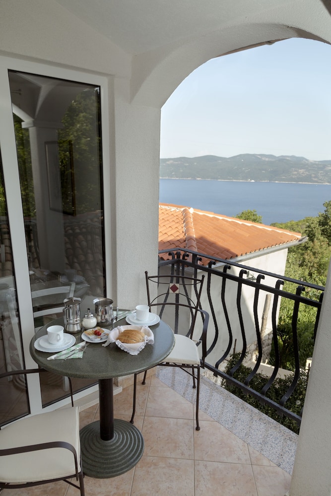 Basic Apartment, Balcony (1st Floor Piccolo) photo 3