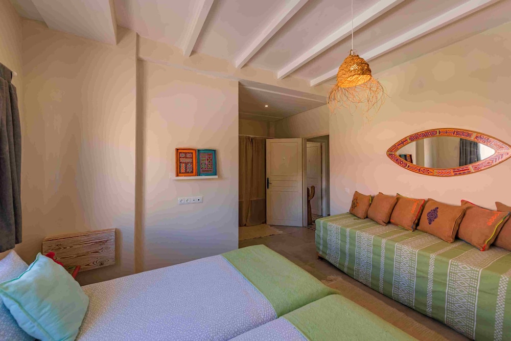 Basic Twin Room, Garden View photo 2