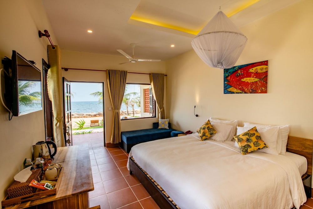 Bungalow, Beachfront photo 1