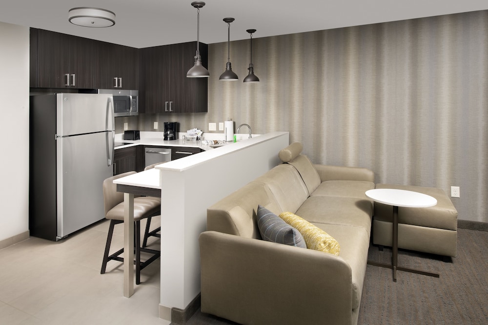 Studio, 1 King Bed with Sofa bed (Mobility Accessible, Tub) - Photo 4