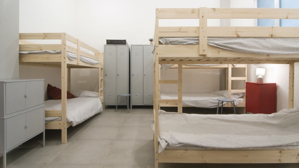 Shared Dormitory, Mixed Dorm (4)
