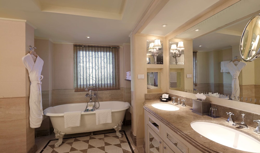 Luxury Suite