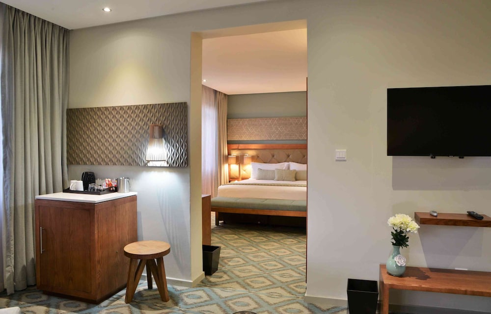 Suite, 1 Double Bed, River View photo 3