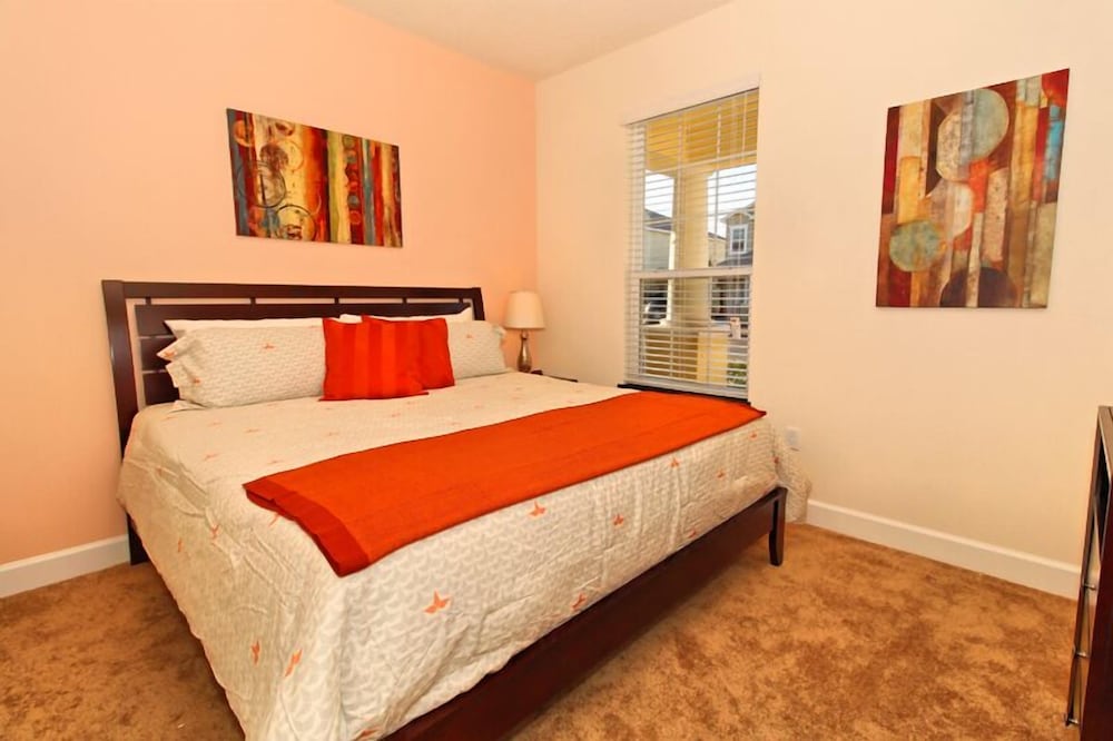Family Townhome, Private Pool, Garden Area photo 1