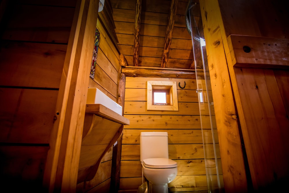 Standard Cabin, 1 Bedroom, Private Bathroom, Park View photo 2
